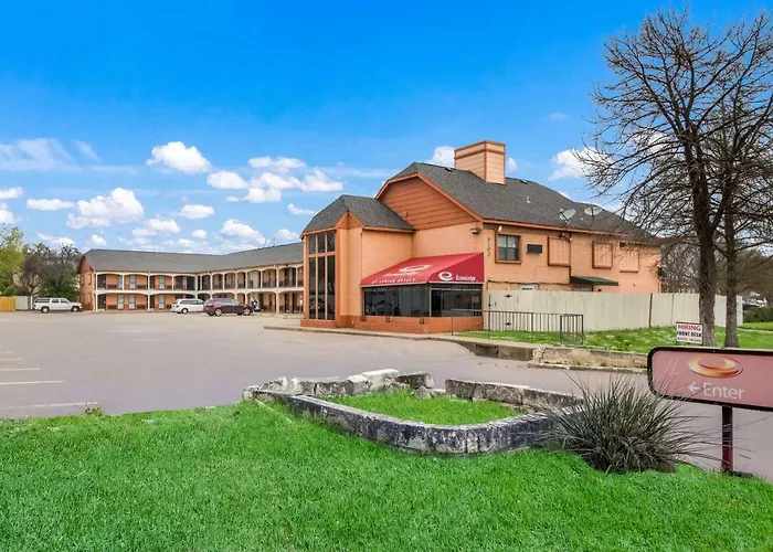 Econo Lodge Near The Domain - The Arboretum