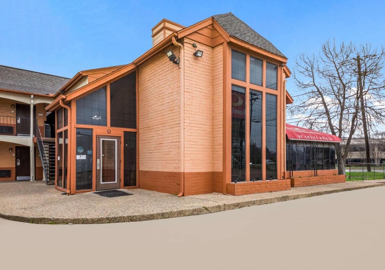 Lodge Econo Near The Domain - The Arboretum *