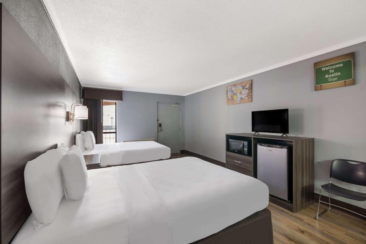 Econo Near The Domain - The Arboretum Lodge