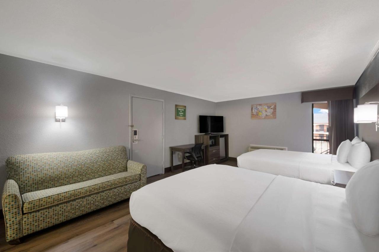 Lodge Econo Near The Domain - The Arboretum Austin