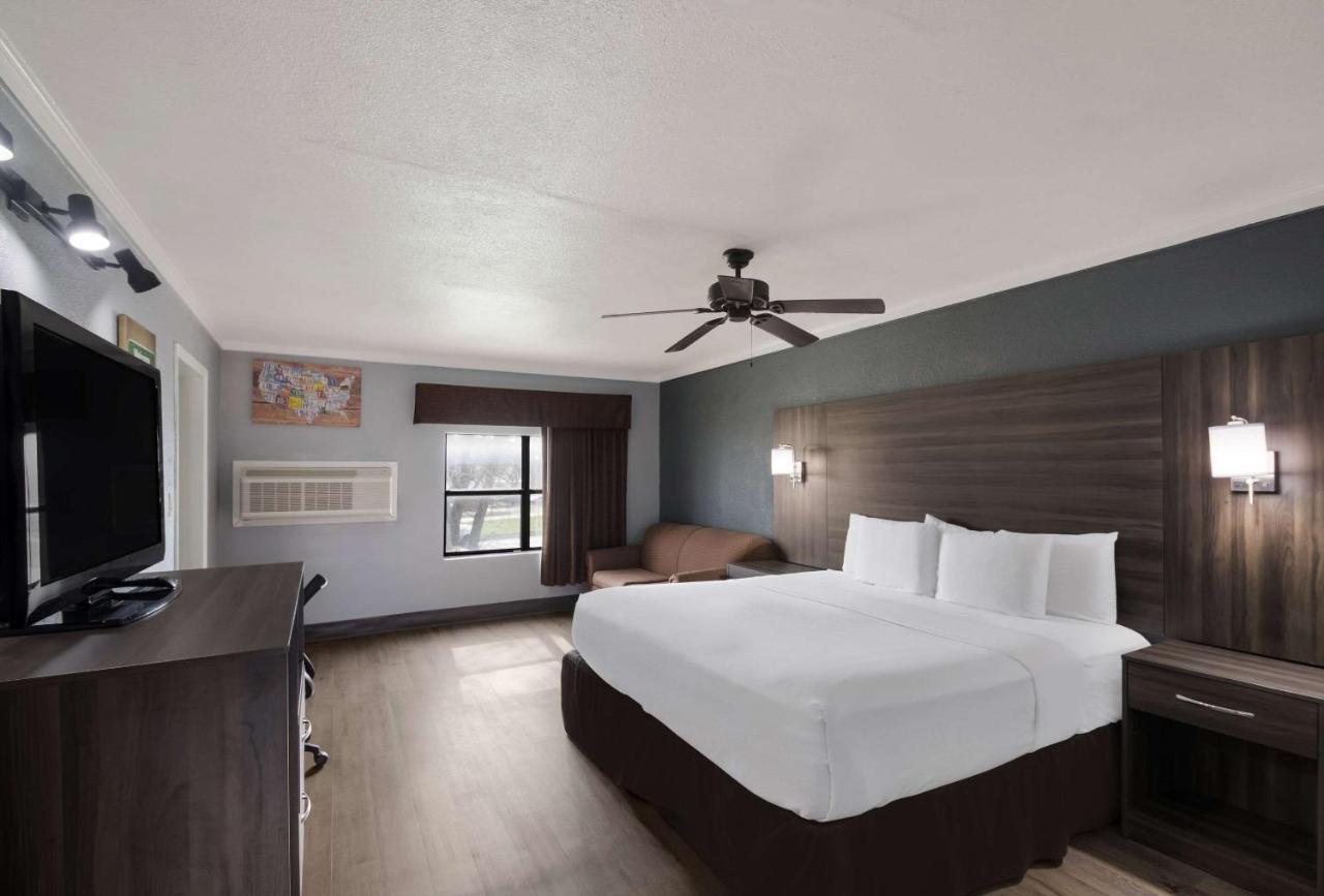 Lodge Econo Near The Domain - The Arboretum Austin