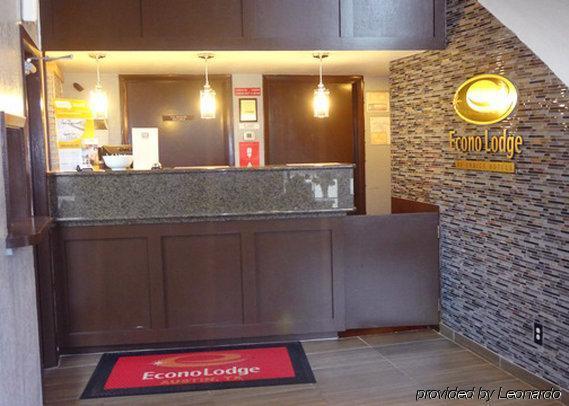 Lodge Econo Near The Domain - The Arboretum *