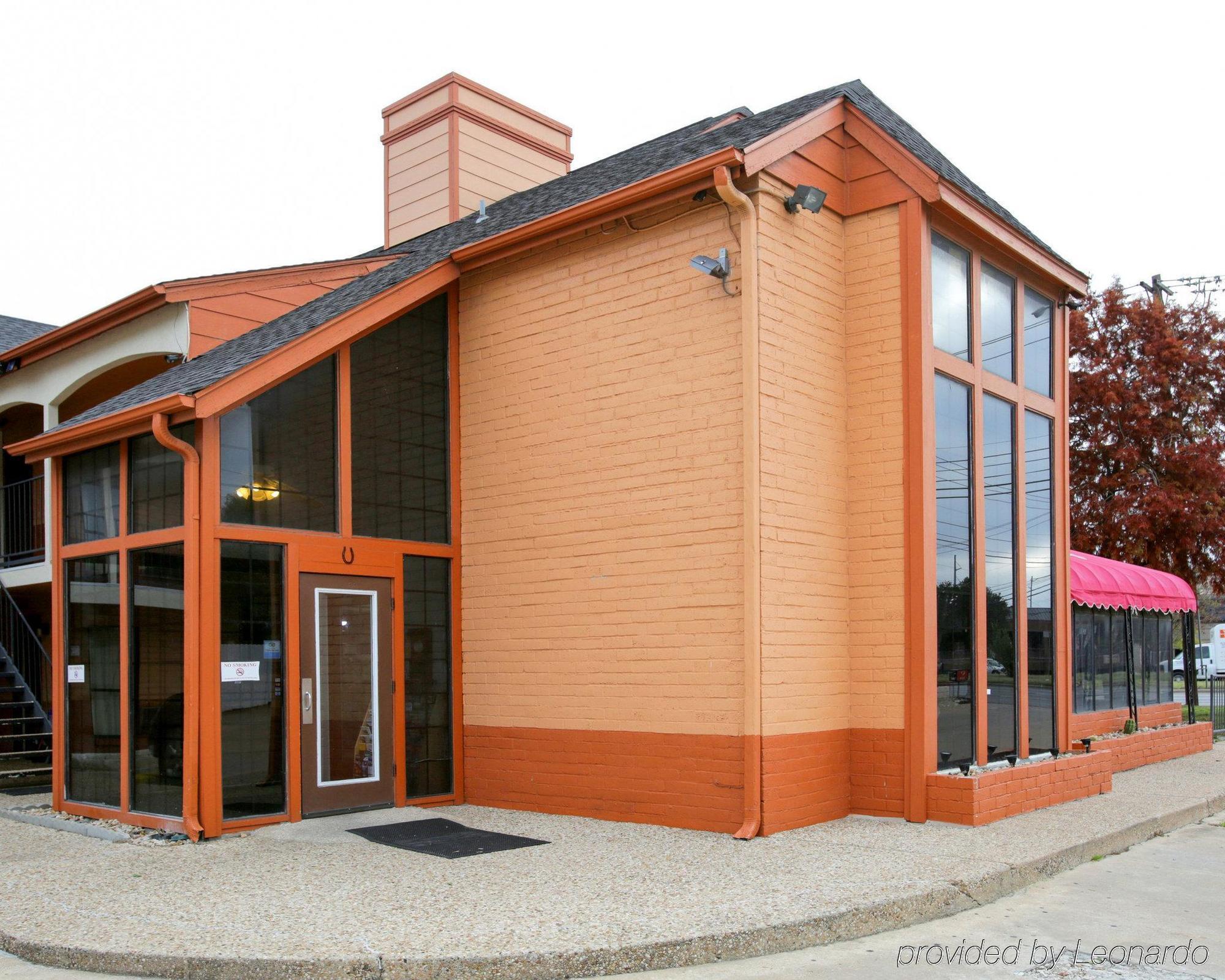 Econo Near The Domain - The Arboretum