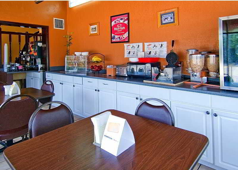 Econo Near The Domain - The Arboretum Austin