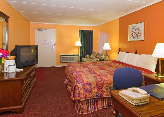 Econo Near The Domain - The Arboretum Lodge