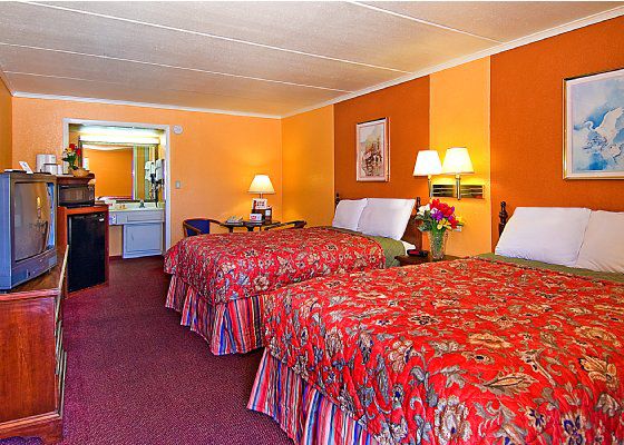 Econo Near The Domain - The Arboretum Lodge *